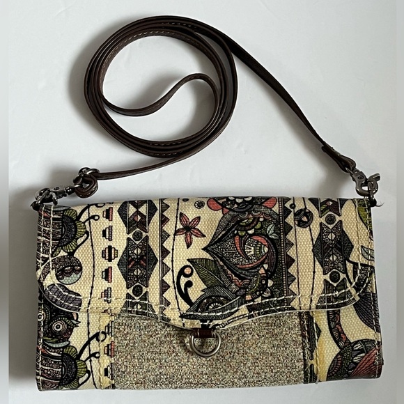 Women’s SAKROOTS The Phone Wallet - Picture 1 of 16